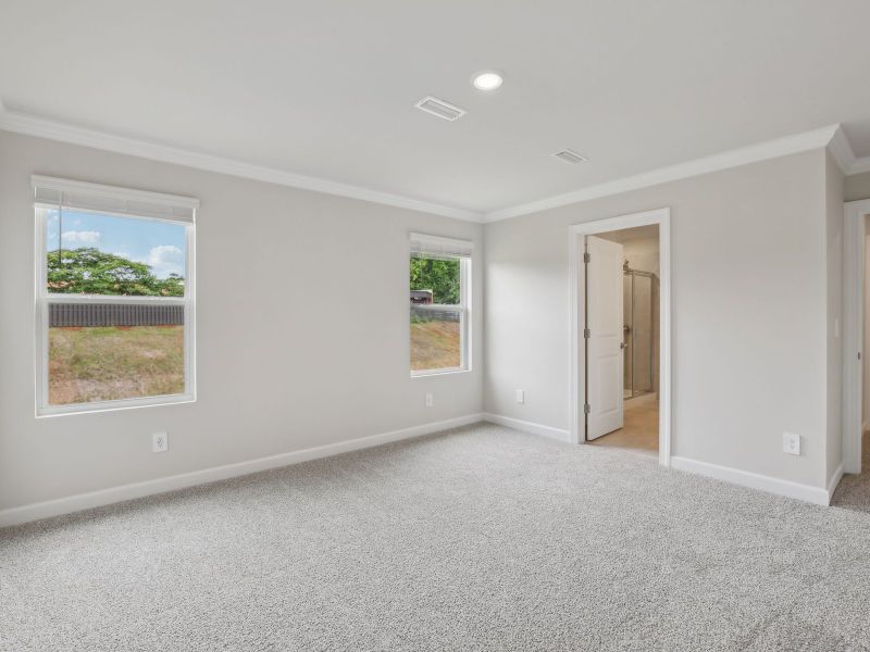 Spacious, unfurnished interior of a new home in Nelson's Creek, Mocksville (Image 14).