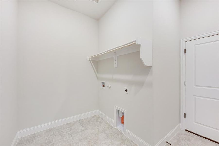 Spacious, unfurnished interior of a new home in Liberty, Melissa (Image 37).