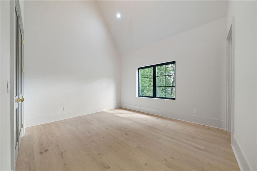Spacious, unfurnished interior of a new home in , Dunwoody (Image 42).