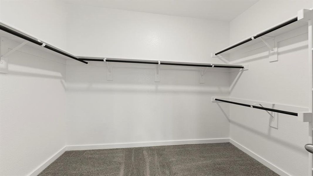 18. 1424 Elle - Closet