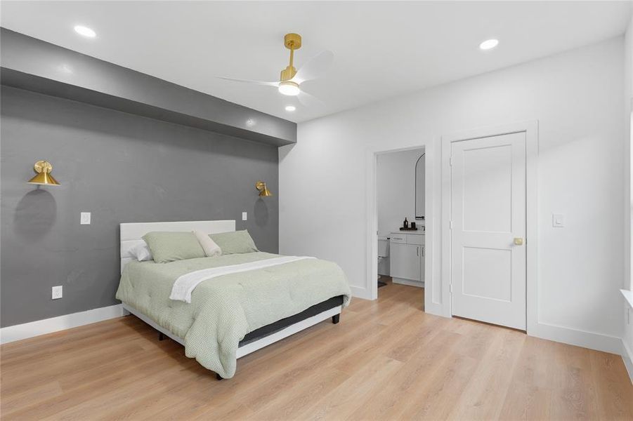 Furnished interior view inside a new home in , Dallas (Image 11).