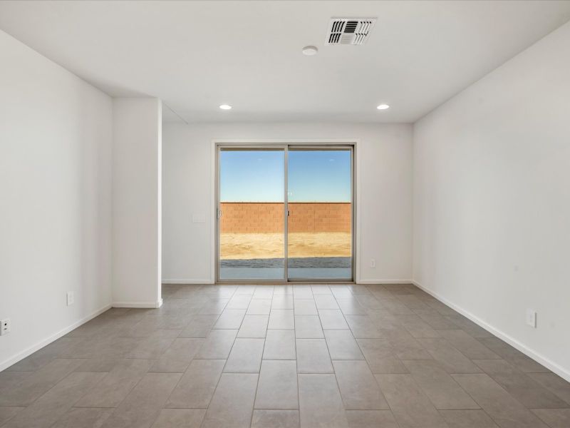 Spacious, unfurnished interior of a new home in Summerstone II, Marana (Image 9). Spacious, unfurnished interior of a new home in Summerstone II, Marana (Image 9).