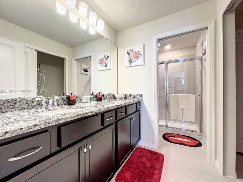 Furnished interior view inside a new home in , Davenport (Image 51).