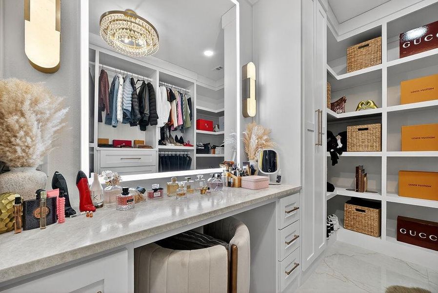 Furnished interior view inside a new home in , Dallas (Image 18). Furnished interior view inside a new home in , Dallas (Image 18).