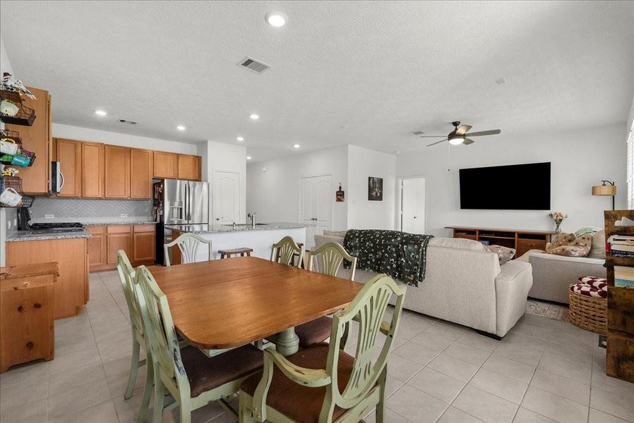 Furnished interior view inside a new home in , Alvin (Image 6).