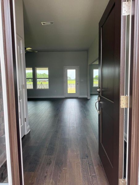 Spacious, unfurnished interior of a new home in Ashton View, Crestview (Image 8).