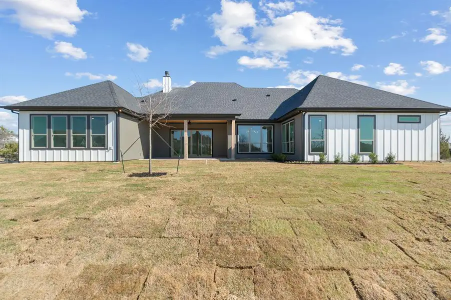Exterior details and patio area of a home in , Weatherford (Image 3). Exterior details and patio area of a home in , Weatherford (Image 3).