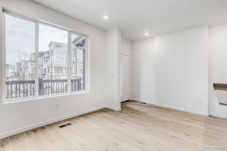 Spacious, unfurnished interior of a new home in Parterre, Thornton (Image 11).