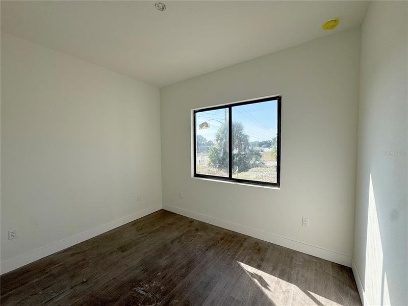 Spacious, unfurnished interior of a new home in , Port Charlotte (Image 7).