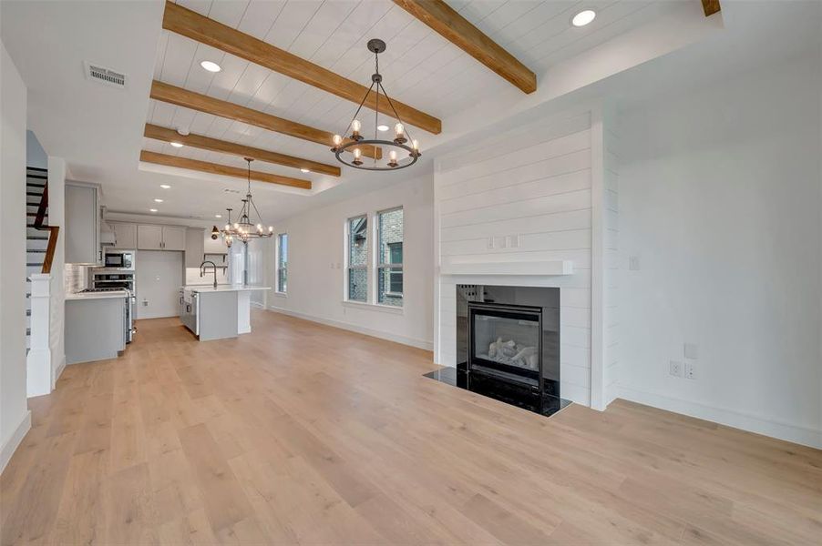 Spacious, unfurnished interior of a new home in Heath Golf & Yacht Villas, Heath (Image 21).