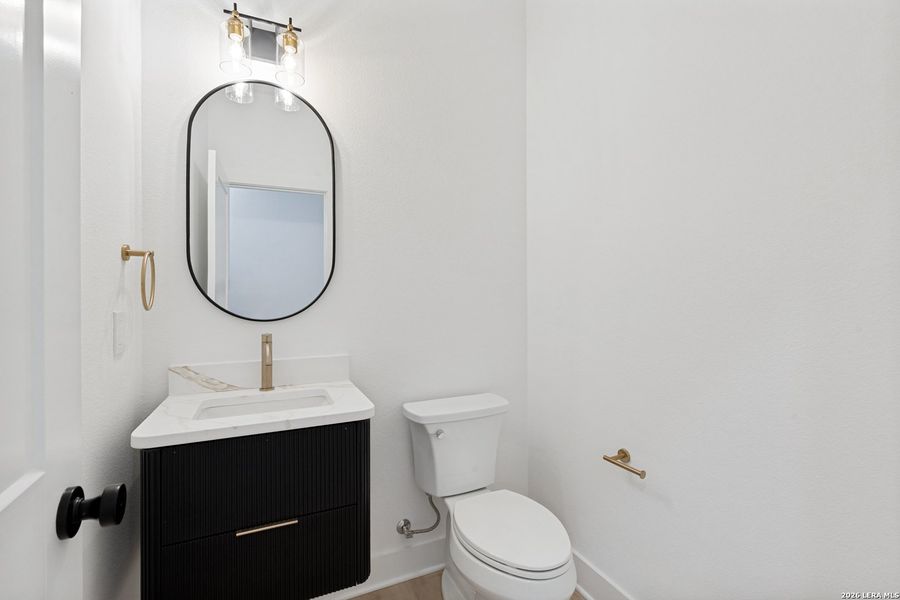 Furnished interior view inside a new home in , Boerne (Image 6).