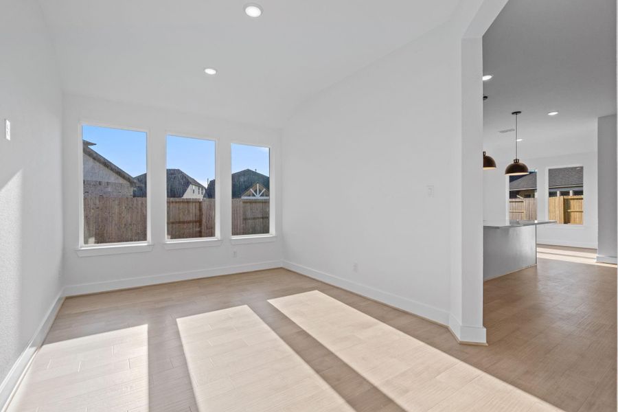 Spacious, unfurnished interior of a new home in Cross Creek West 50', Fulshear (Image 9). Spacious, unfurnished interior of a new home in Cross Creek West 50', Fulshear (Image 9).