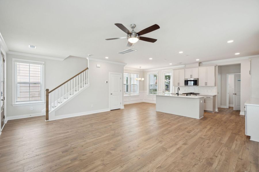 Spacious, unfurnished interior of a new home in Central Park, Charleston (Image 24).