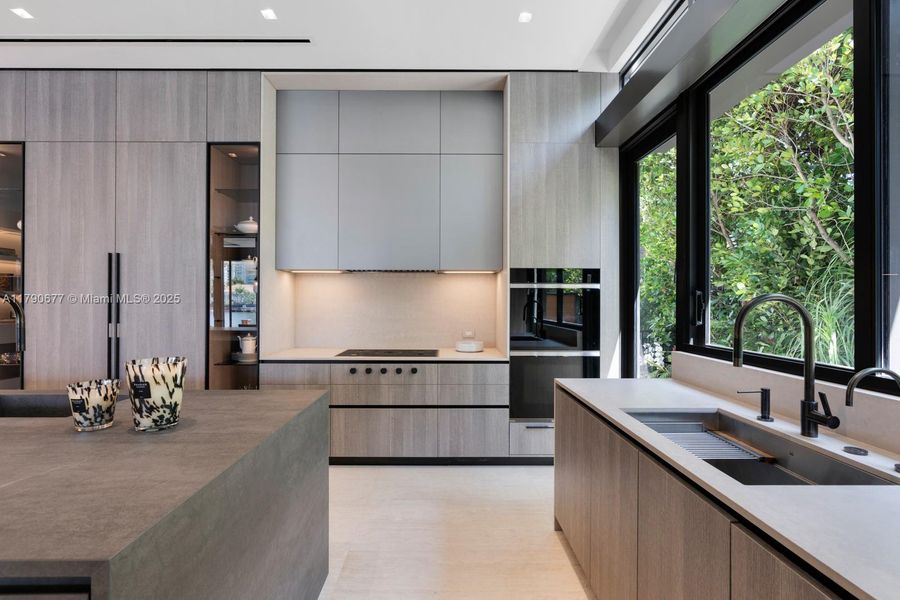 Furnished interior view inside a new home in , Golden Beach (Image 24).