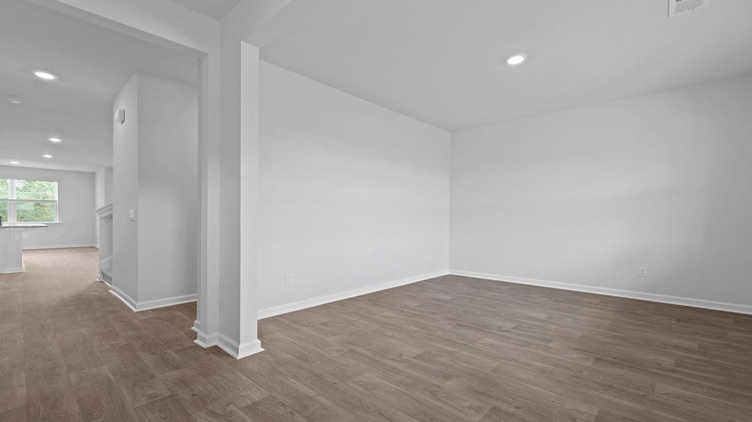 Spacious, unfurnished interior of a new home in Lakeview at Kitfield, Moncks Corner (Image 16).