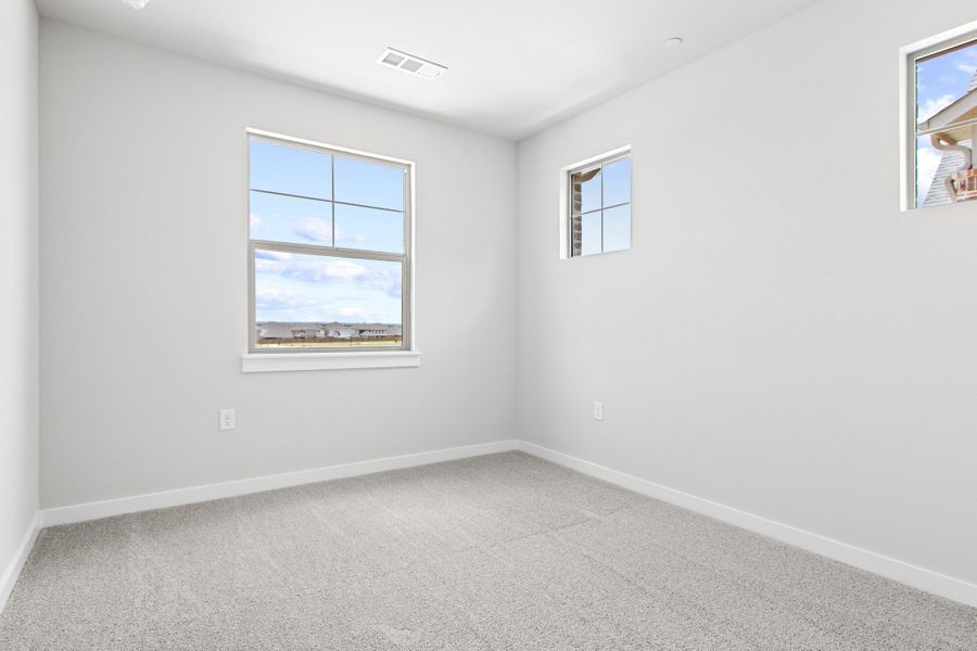 Spacious, unfurnished interior of a new home in Wildridge, Oak Point (Image 37).