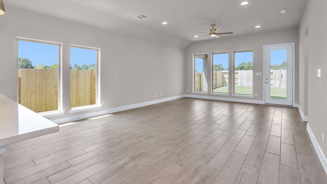 Spacious, unfurnished interior of a new home in Everly, Hockley (Image 13).