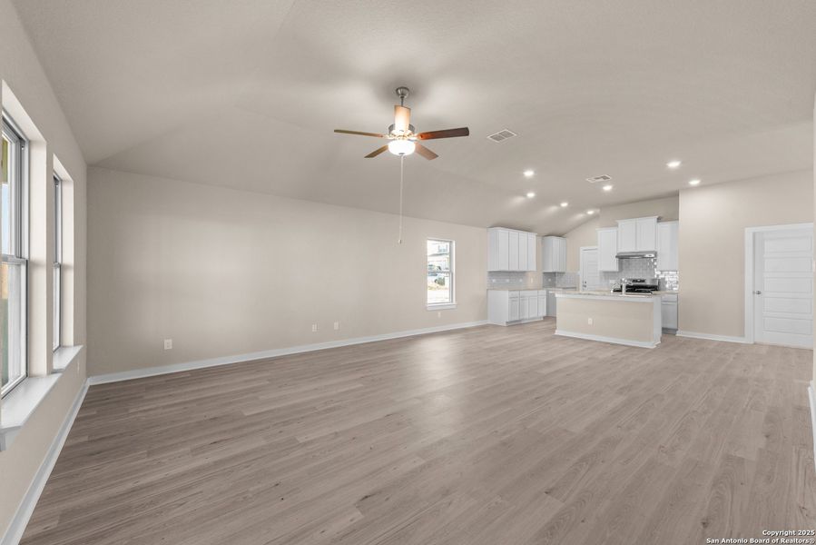Spacious, unfurnished interior of a new home in Hunters Ranch, San Antonio (Image 12). Spacious, unfurnished interior of a new home in Hunters Ranch, San Antonio (Image 12).