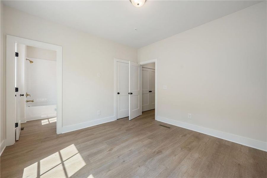 Spacious, unfurnished interior of a new home in , Atlanta (Image 17).