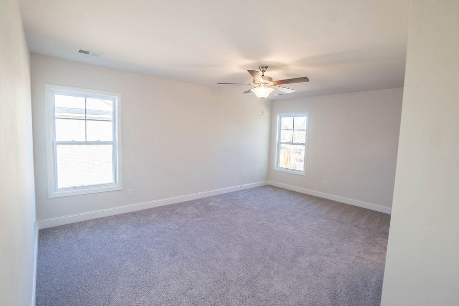 Representative unfurnished interior of a home built from the Saluda by Hurricane Builders in Southern Column Estates, Florence (Image 17).