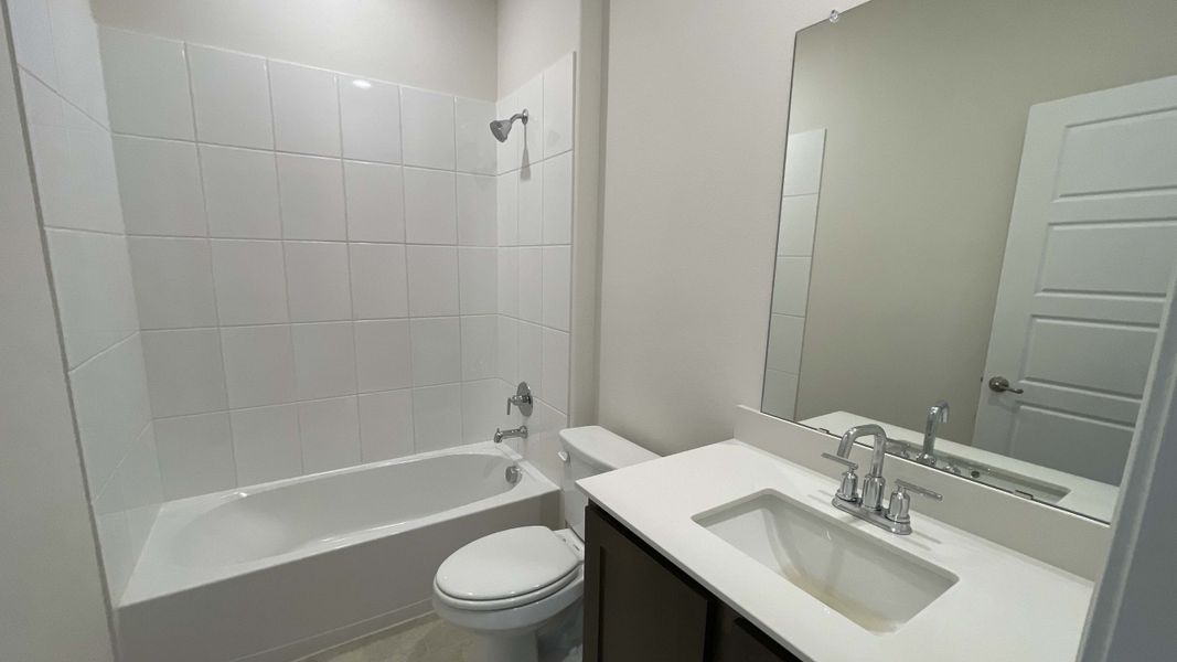 Furnished interior view inside a new home in Elevon, Lavon (Image 5).