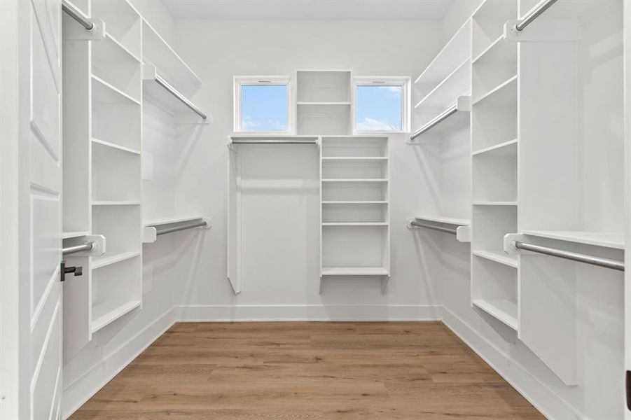 Spacious, unfurnished interior of a new home in , Tyler (Image 31).