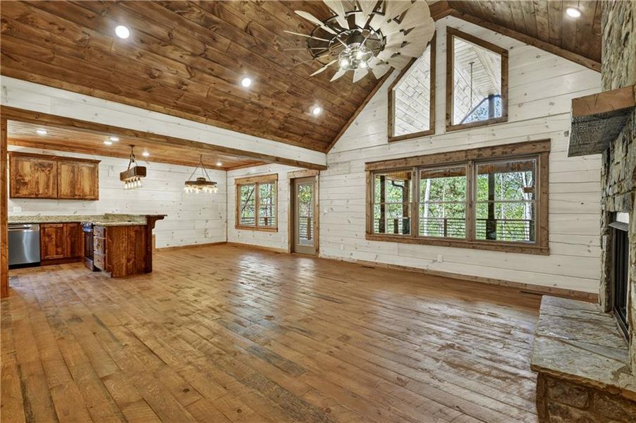 Spacious, unfurnished interior of a new home in , Ellijay (Image 33).