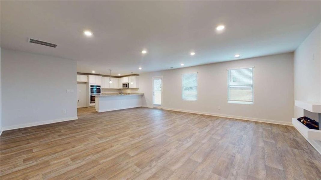 Spacious, unfurnished interior of a new home in Southern Hills, McDonough (Image 11).