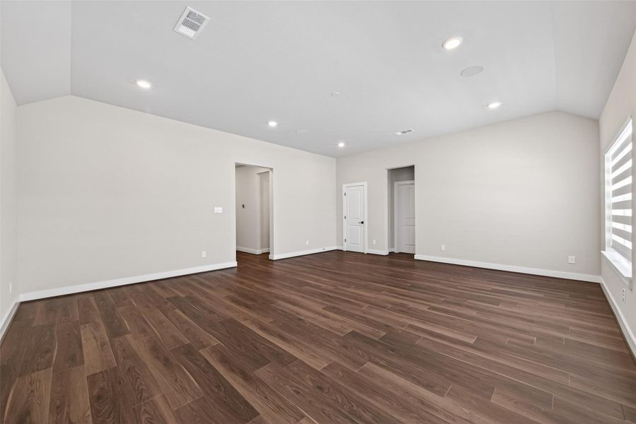 Spacious, unfurnished interior of a new home in , Missouri City (Image 20).