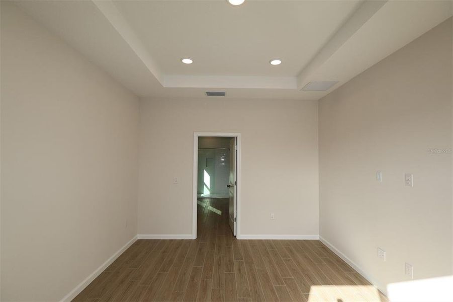 Spacious, unfurnished interior of a new home in Estates at Rivercrest, Sanford (Image 31).