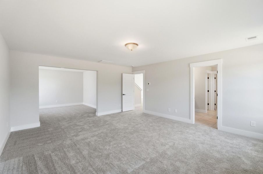 Spacious, unfurnished interior of a new home in Enclave at Riverdale, Huntersville (Image 23).