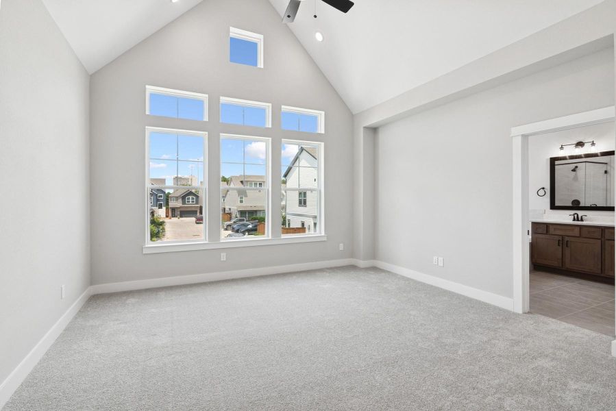 Spacious, unfurnished interior of a new home in Retreat at Oak Park, Houston (Image 21).