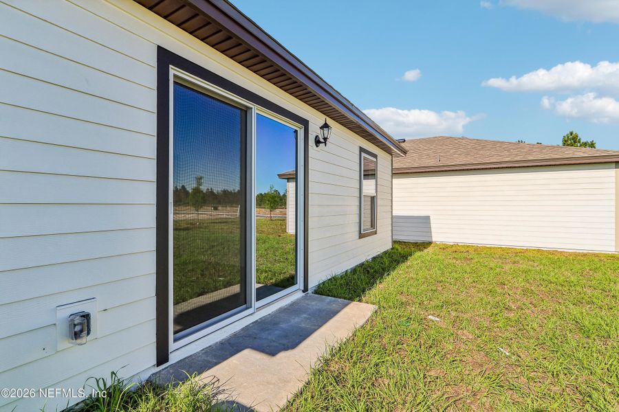 Exterior details and patio area of a home in , Jacksonville (Image 4).