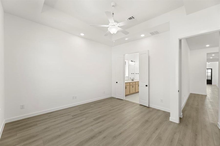 19. 7112 Bergamot - Primary (2)