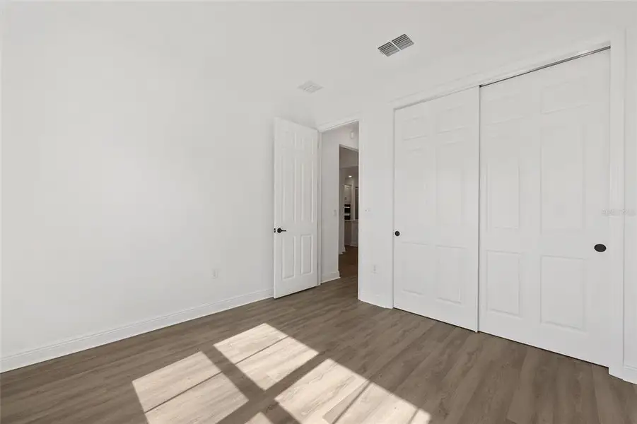 Spacious, unfurnished interior of a new home in , Ocala (Image 27).