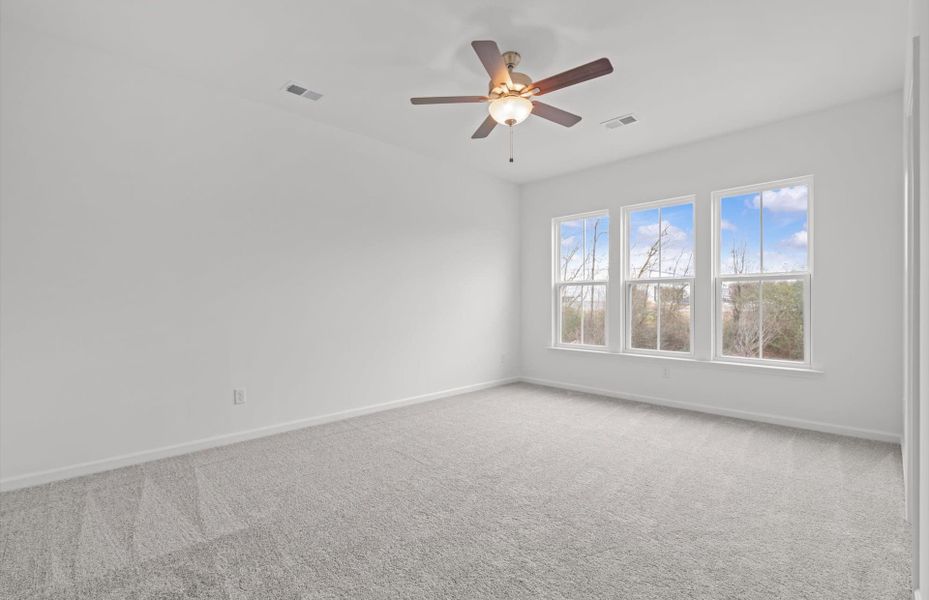Spacious, unfurnished interior of a new home in Alston Park, Greenville (Image 22).