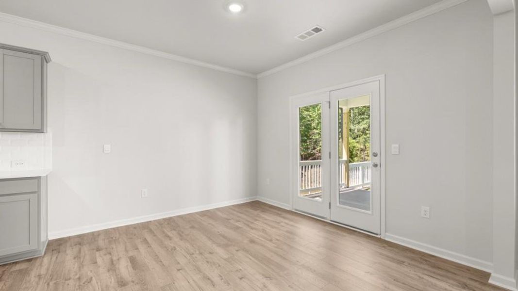 Spacious, unfurnished interior of a new home in Falcon Landing, Gainesville (Image 27).
