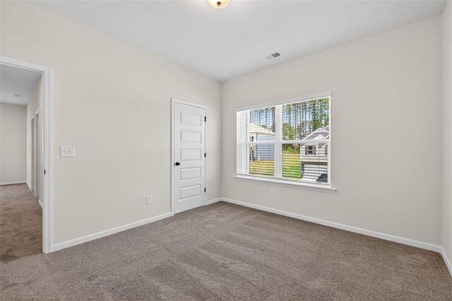 Spacious, unfurnished interior of a new home in Allen Manor, Hoschton (Image 33).