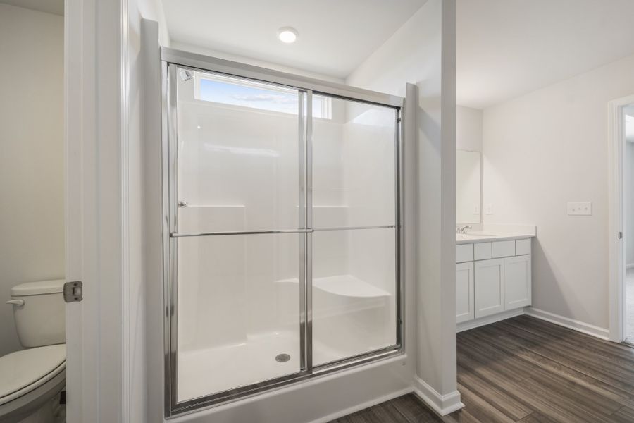 Furnished interior view inside a new home in Richmond Hill, Inman (Image 8).