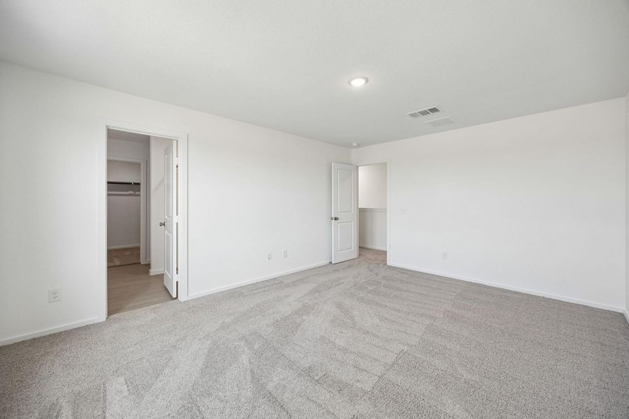 Spacious, unfurnished interior of a new home in River Ranch, Dayton (Image 25).