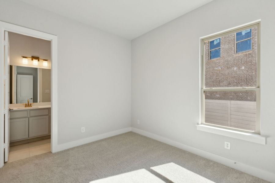 Spacious, unfurnished interior of a new home in Painted Tree Lakeside, McKinney (Image 26).