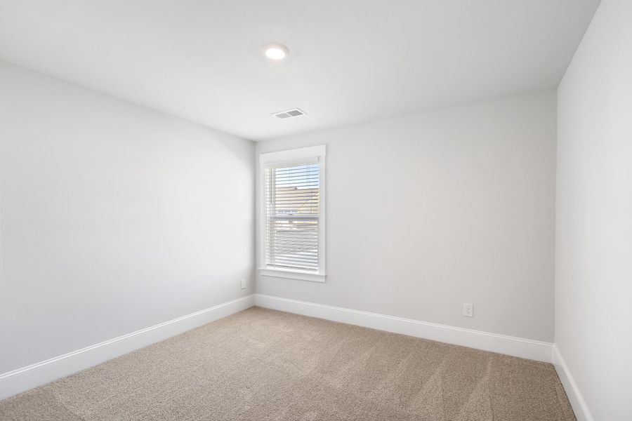 Spacious, unfurnished interior of a new home in Rivers Reach, Yemassee (Image 18).