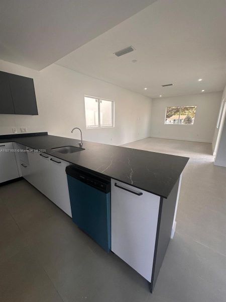 Furnished interior view inside a new home in , Fort Lauderdale (Image 7).