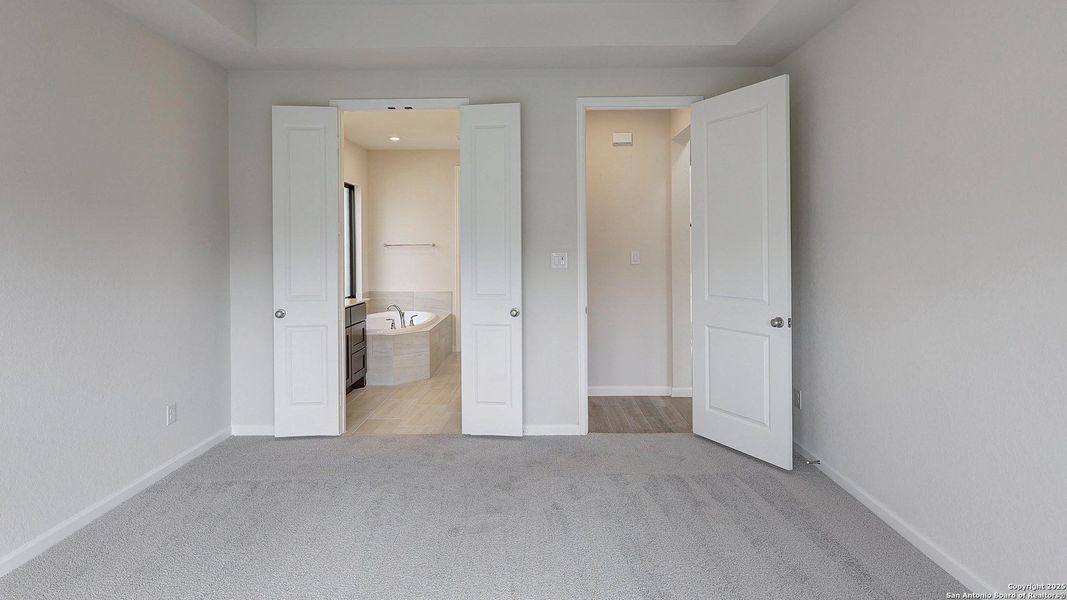 Spacious, unfurnished interior of a new home in Haby Hill 50', San Antonio (Image 15). Spacious, unfurnished interior of a new home in Haby Hill 50', San Antonio (Image 15).