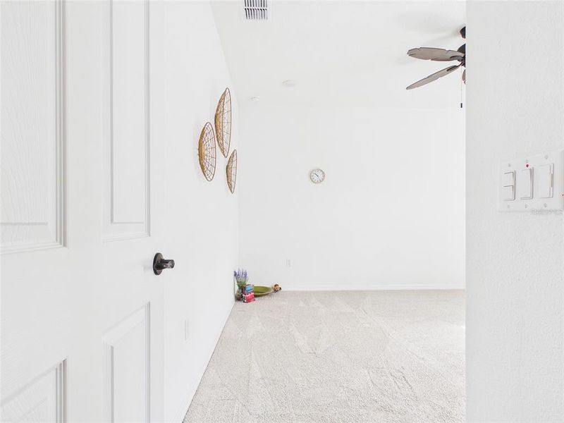 Spacious, unfurnished interior of a new home in , Ocala (Image 21).