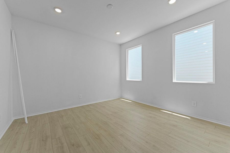Spacious, unfurnished interior of a new home in Valverde, Bastrop (Image 26).