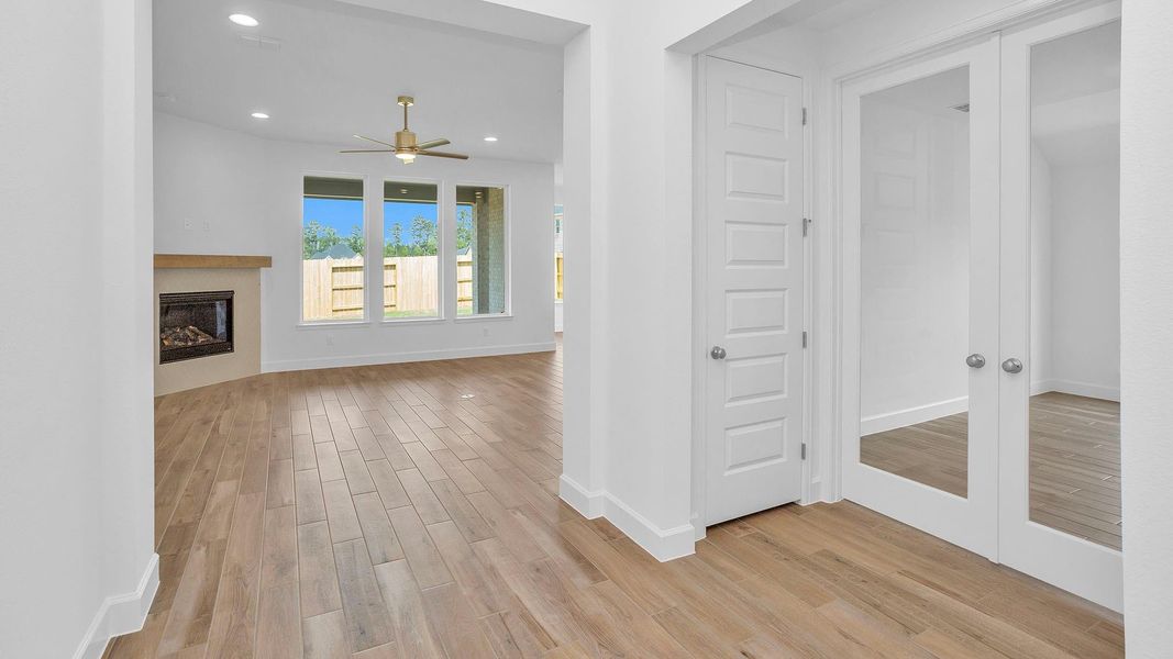 Spacious, unfurnished interior of a new home in Audubon, Magnolia (Image 11).