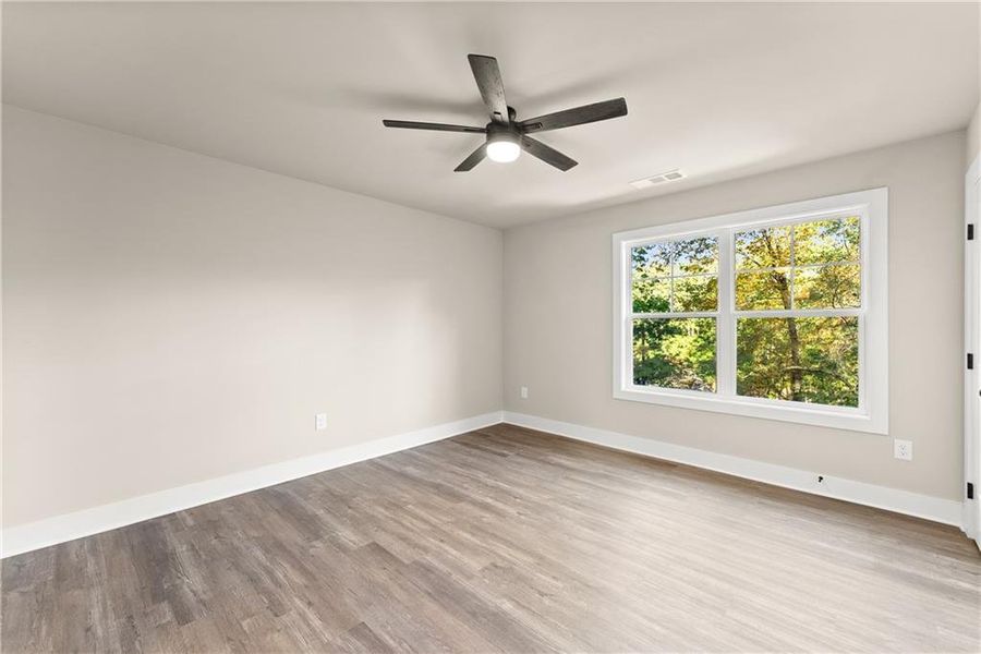 Spacious, unfurnished interior of a new home in , Gainesville (Image 13).