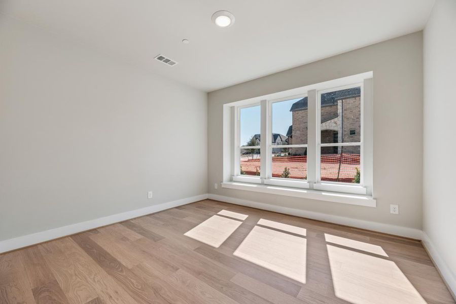 Spacious, unfurnished interior of a new home in Providence Cove, McKinney (Image 20).