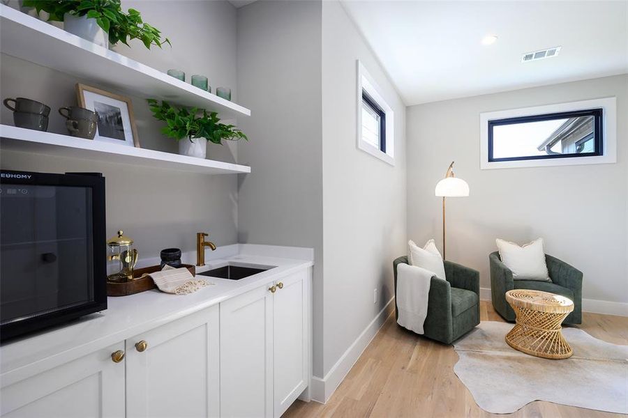 Furnished interior view inside a new home in , Dallas (Image 30).